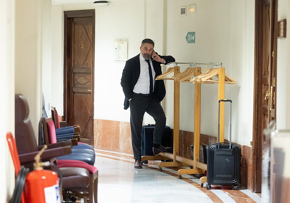 La nueva posición del PP con la inmigración hace saltar las alarmas en Vox