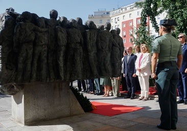 Madrid recuerda a 12 guardias civiles asesinados por ETA en la Plaza de la República Dominicana