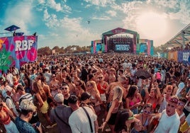 La edición del Reggaeton Beach Festival 2025 llega a Barcelona con estrellas globales y estrena una nueva sede