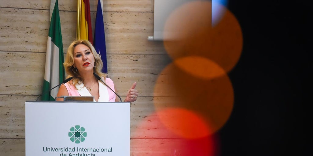 La portavoz de la Junta, firme en contra el cupo fiscal de Cataluña: «María Jesús Montero ha traicionado a Andalucía»