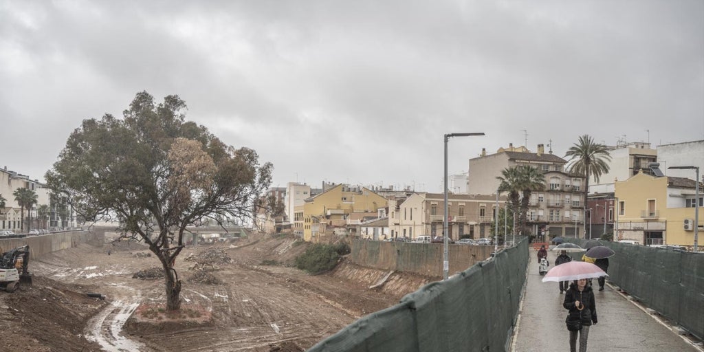 La juez de la dana apunta a una «diferencia radical» entre administración local y autonómica en el envío de alertas
