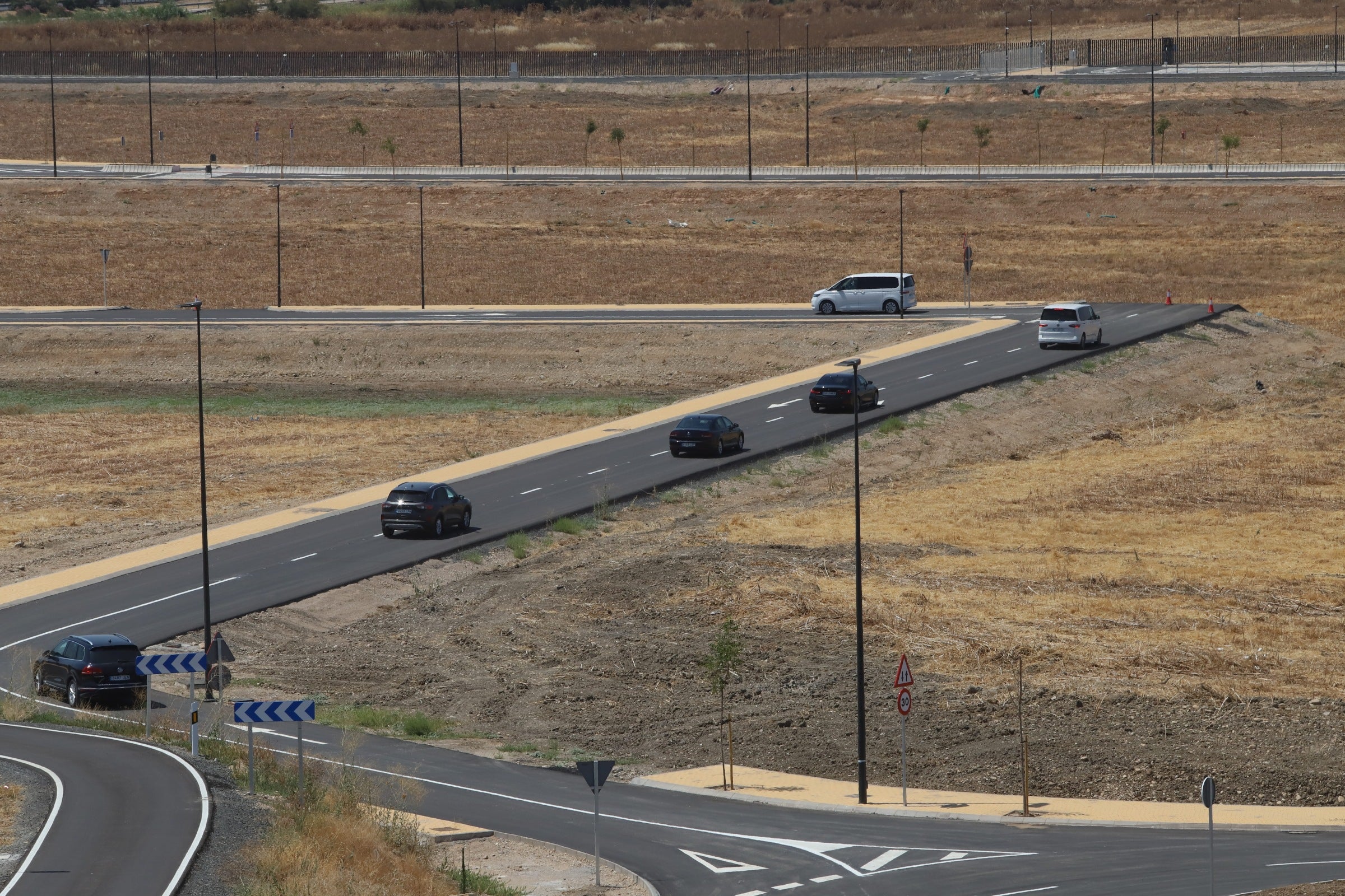 Las imágenes de la entrega de la urbanización de la Base Logística del Ejército en Córdoba