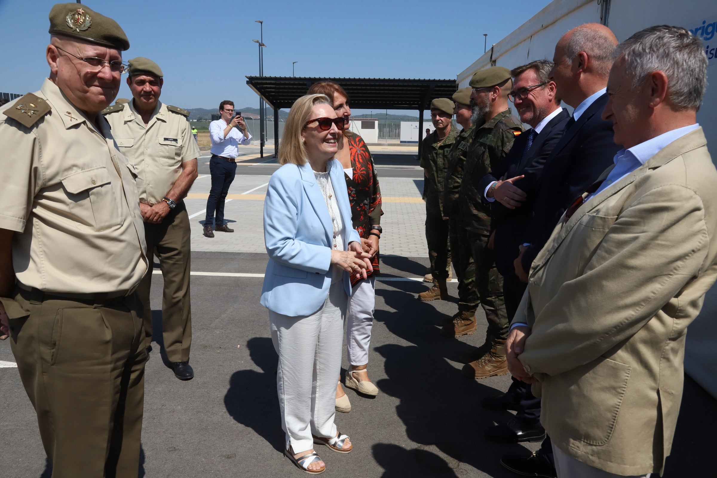 Las imágenes de la entrega de la urbanización de la Base Logística del Ejército en Córdoba