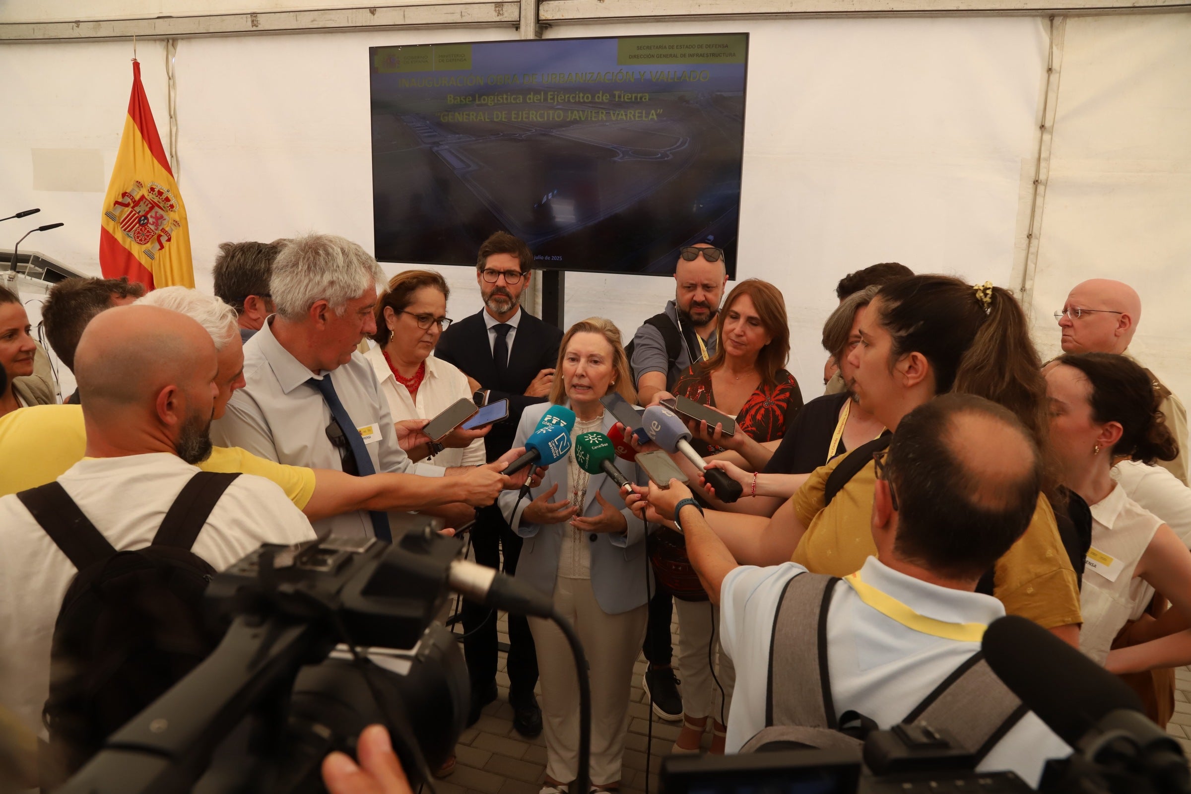 Las imágenes de la entrega de la urbanización de la Base Logística del Ejército en Córdoba