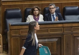Bolaños negocia 'in extremis' con Junts su ley contra los jueces