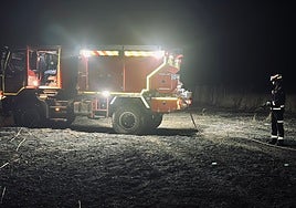 Hallan el cuerpo de hombre carbonizado en el interior de un coche atrapado en un incendio  en Morata de Tajuña