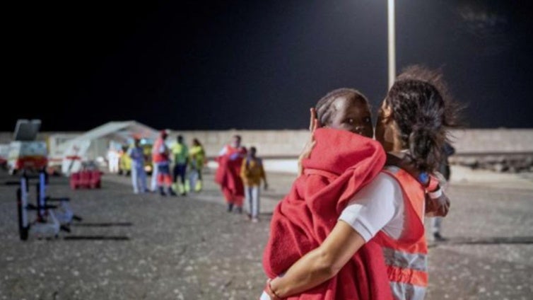 Andalucía planta al Gobierno por «imponerle» la acogida de 700 menores inmigrantes