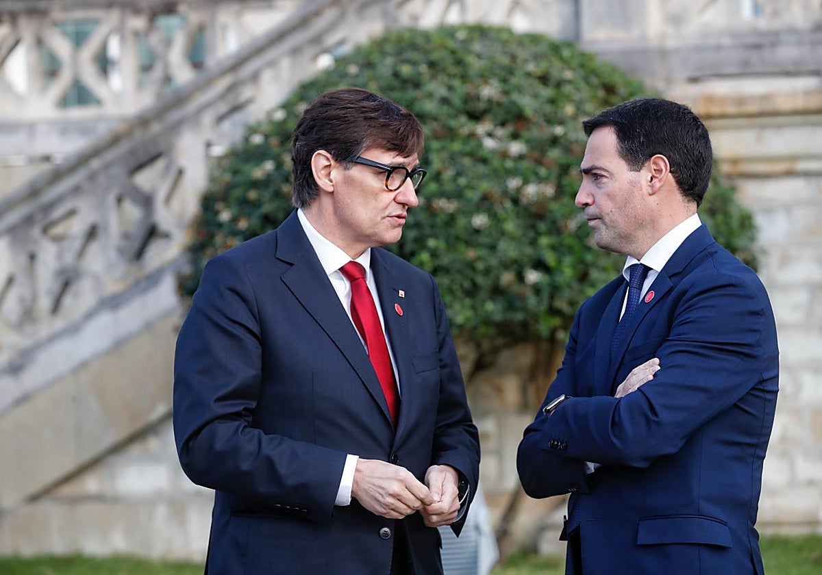 El presidente de la Generalitat, Salvador Illa, y el lendakari, Imanol Pradales