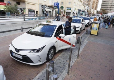 La receta de Madrid para atajar la crisis de los taxis adaptados y llegar a 700 licencias