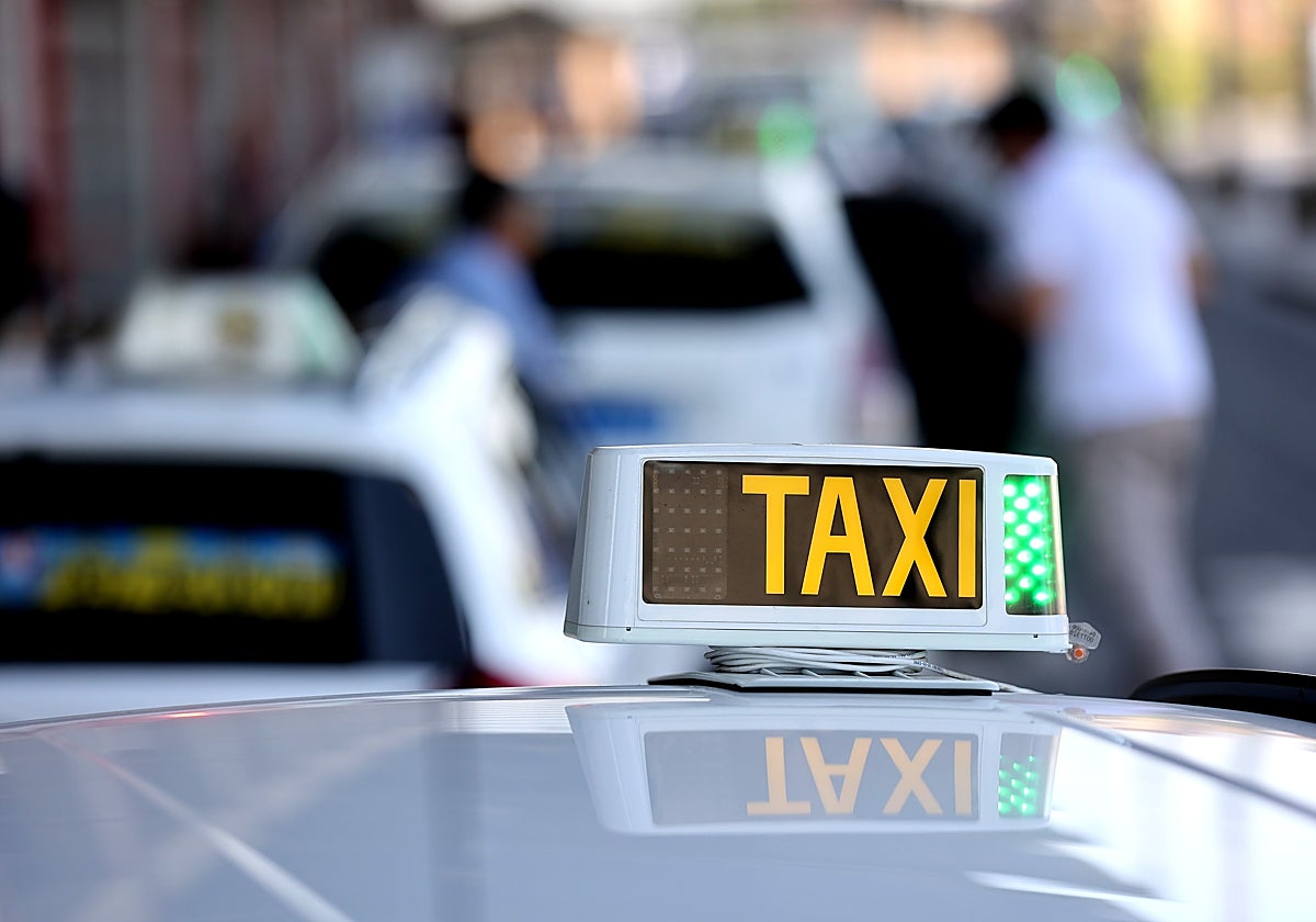 Letrero de un taxi en Córdoba