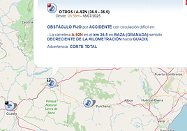 Abren al tráfico la A-92 tras tener que cortarla por un accidente entre dos tráileres