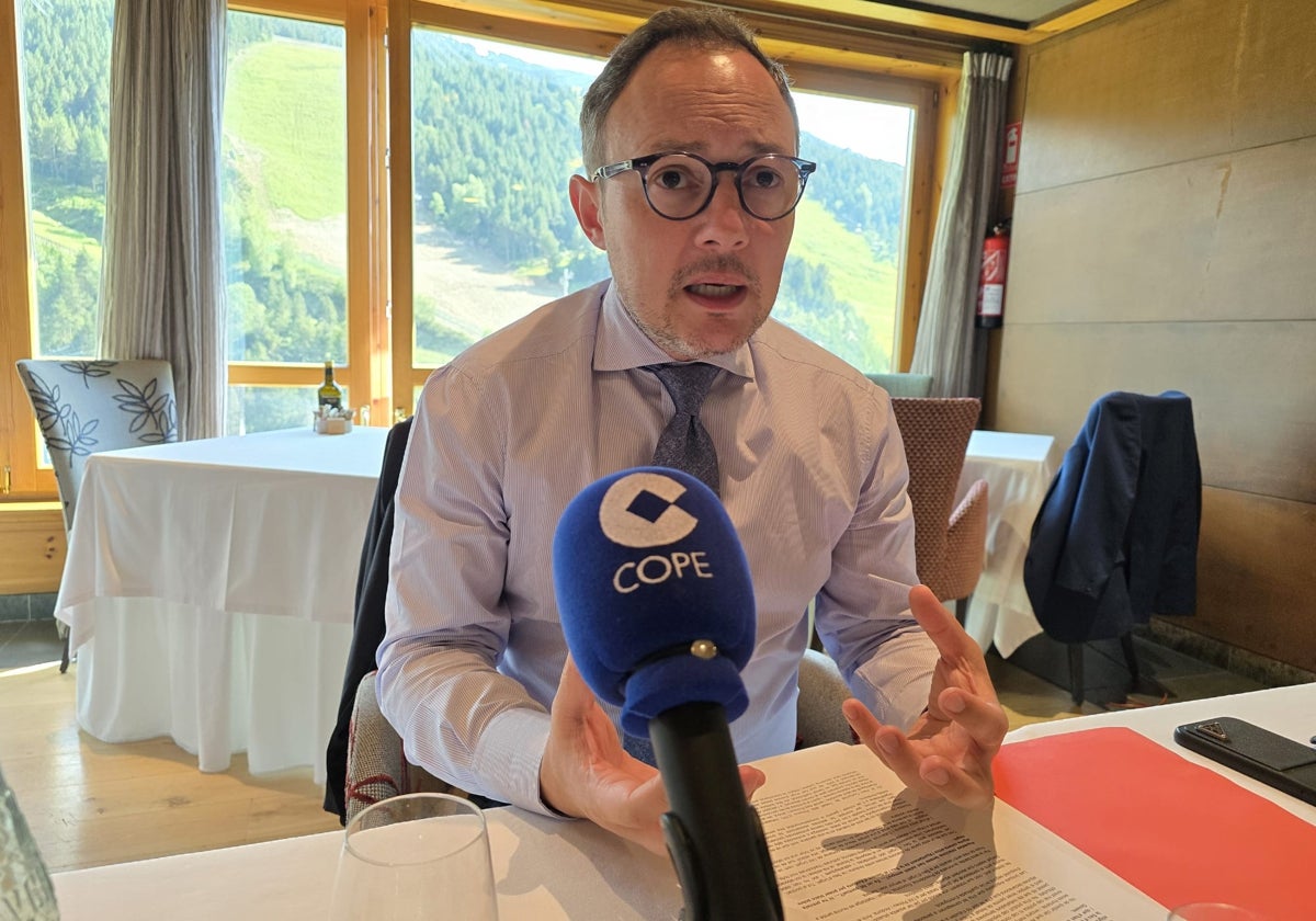 Espot considera inconcebible que Andorra tenga pisos vacíos y defiende «la conversión del 30% en viviendas de alquiler para afrontar la emergencia habitacional»