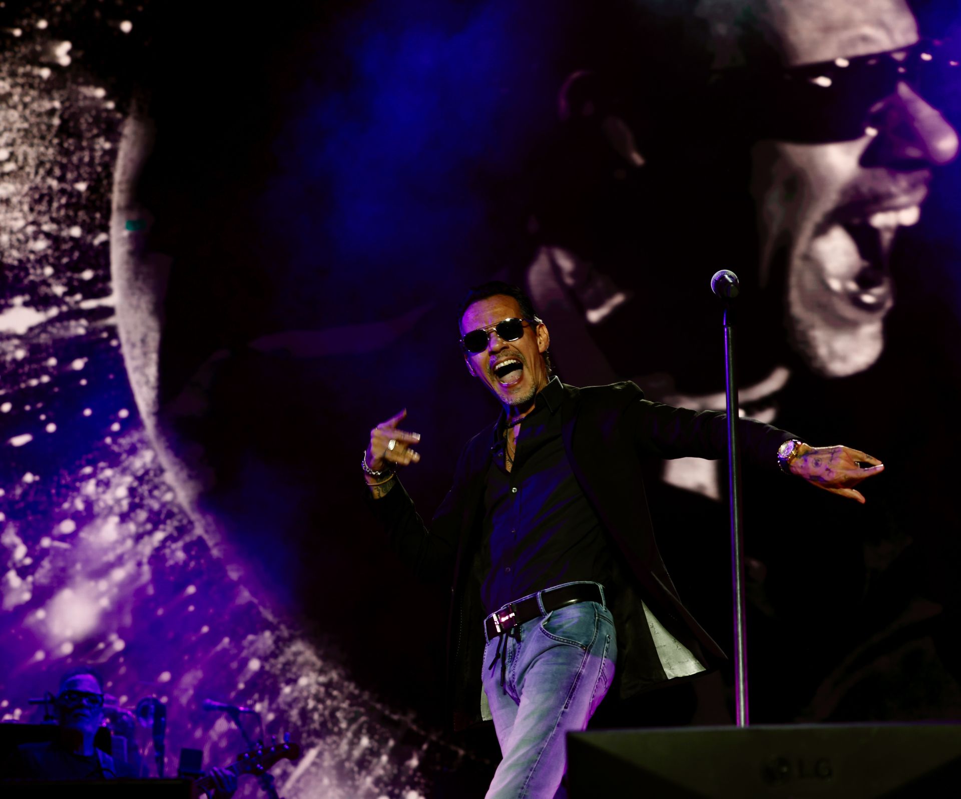 Marc Anthony hace vibrar a Simancas con sus ritmos latinos