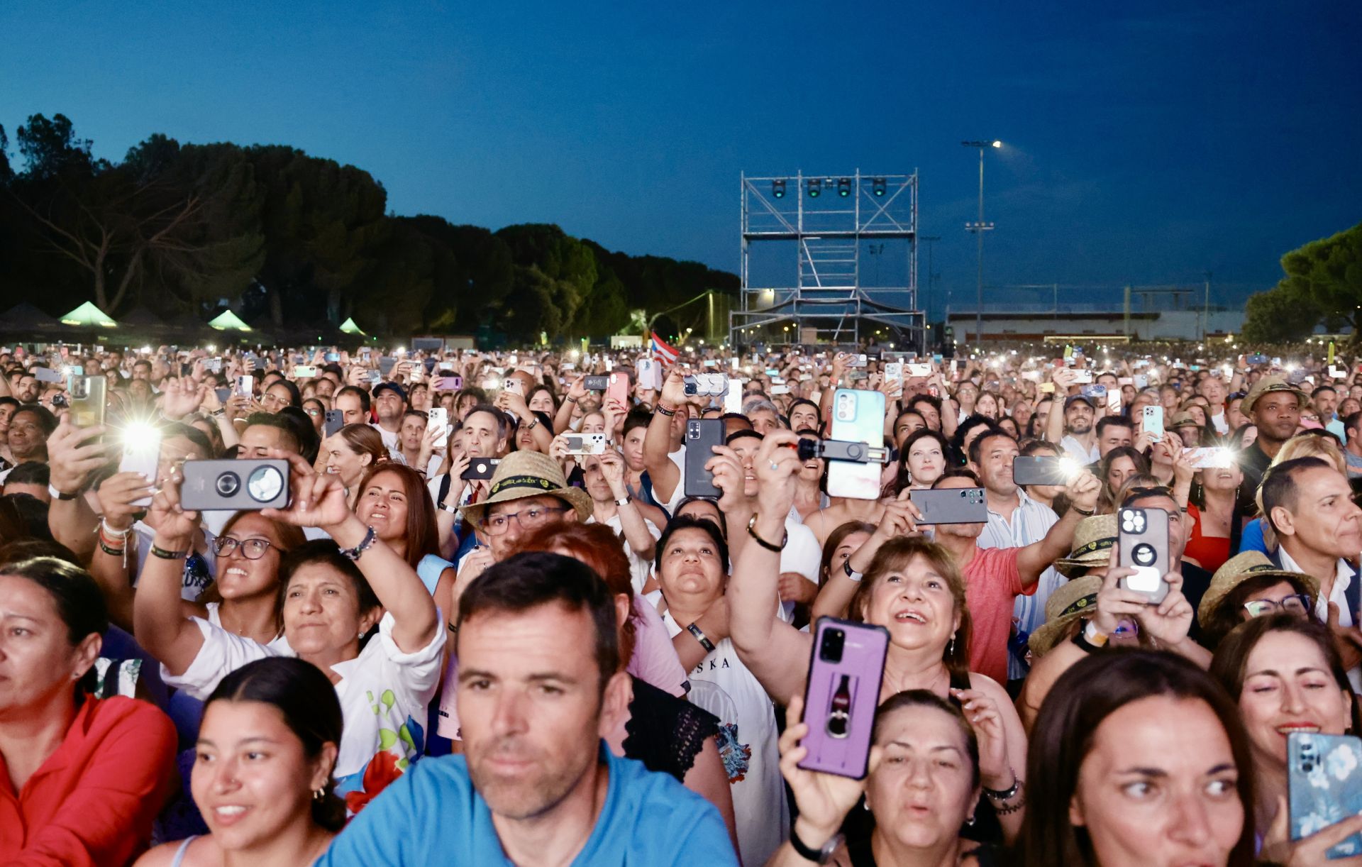 Marc Anthony hace vibrar a Simancas con sus ritmos latinos
