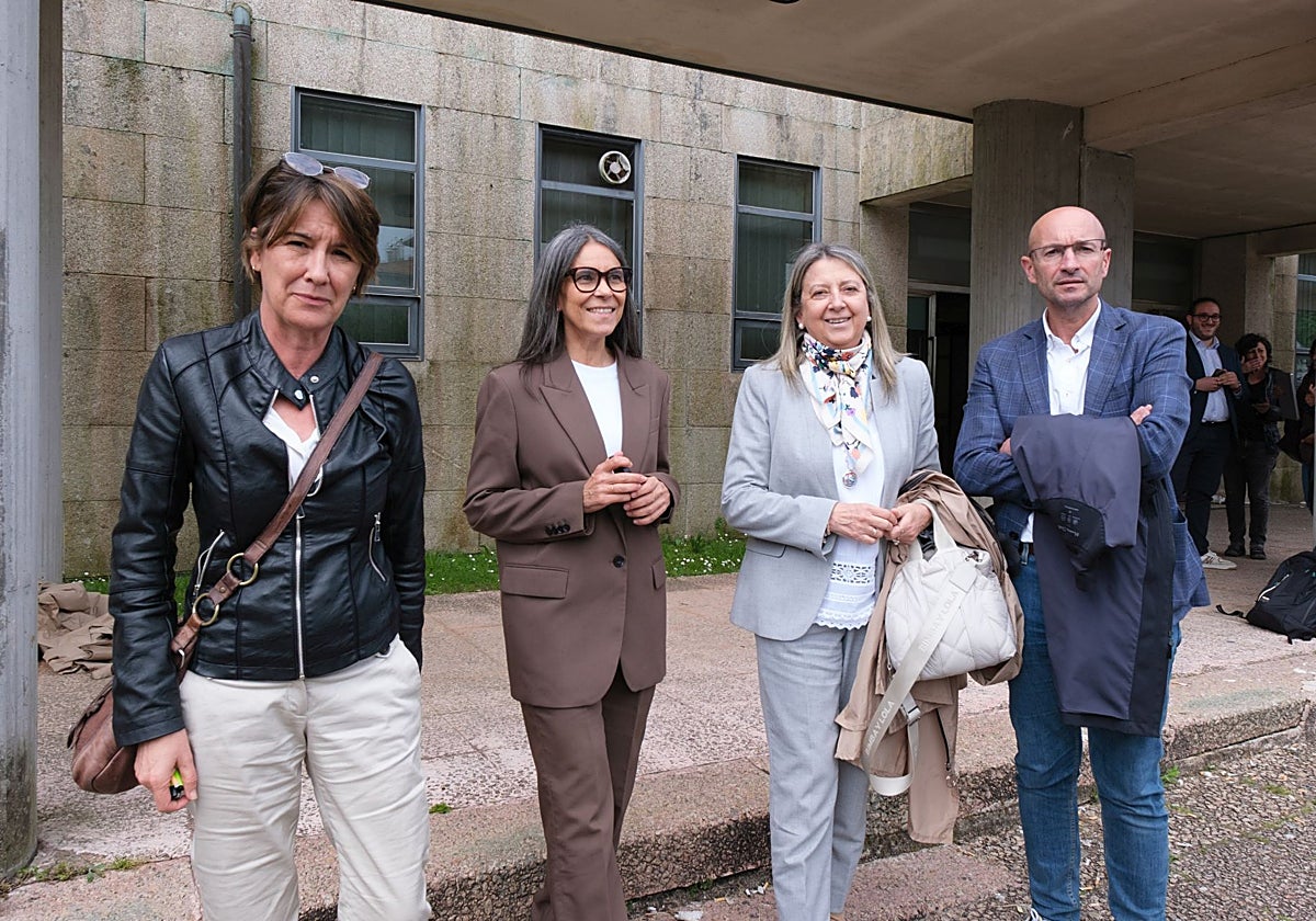 Los cuatro ediles no adscritos expulsados del PSOE de Santiago.: Marta Álvarez, Mercedes Rosón, Mila Castro y Gonzalo Muíños