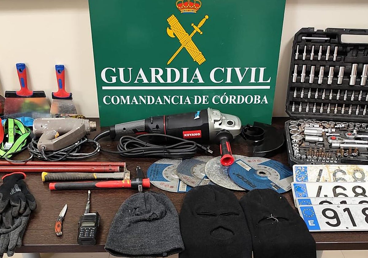 Material incautado por la Guardia Civil en Montilla