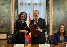El Gobierno solo paga un tercio del gasto a los dependientes andaluces, pero pacta abonar el 50% a los vascos