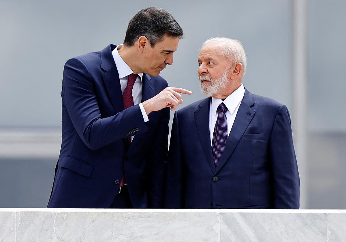 El presidente del Gobierno, Pedro Sánchez, en un encuentro con el presidente de Brasil, Lula da Silva