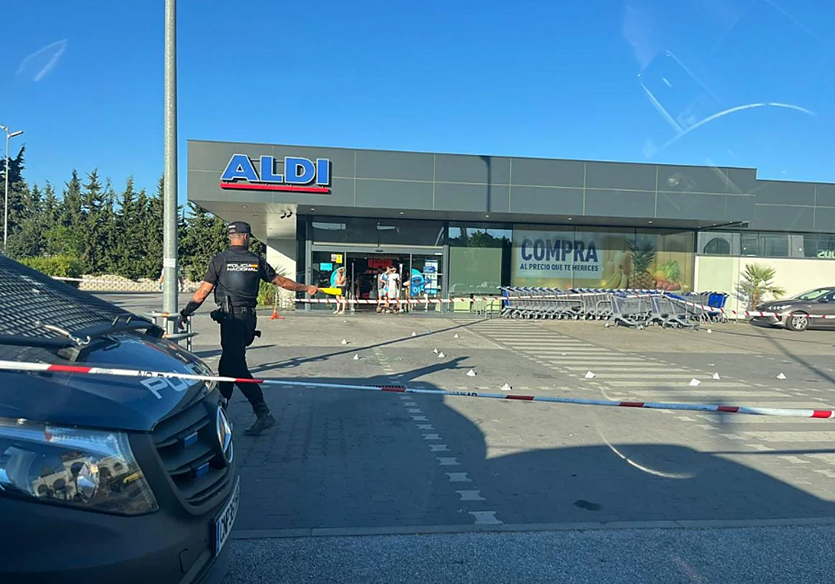 Parking del supermercado en el que tuvo lugar el tiroteo