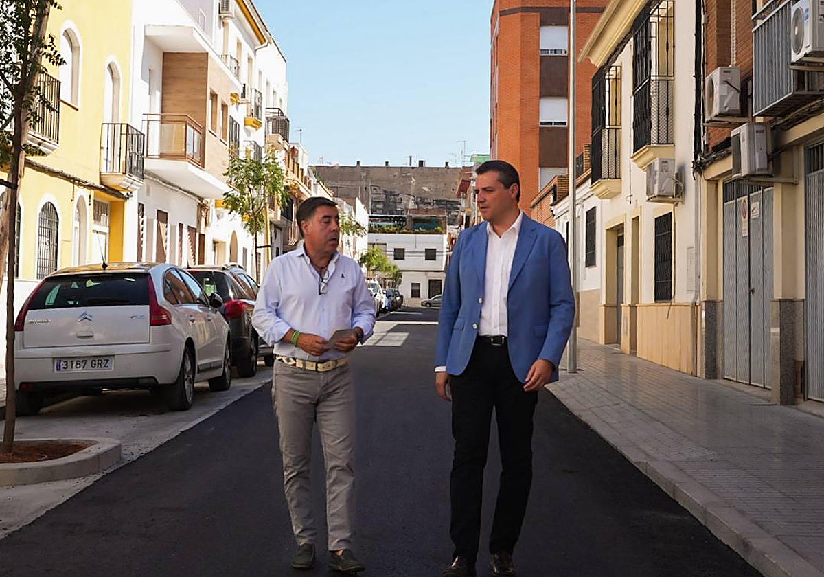 José María Bellido y Miguel Ruiz Madruga en la calle Catalañazor