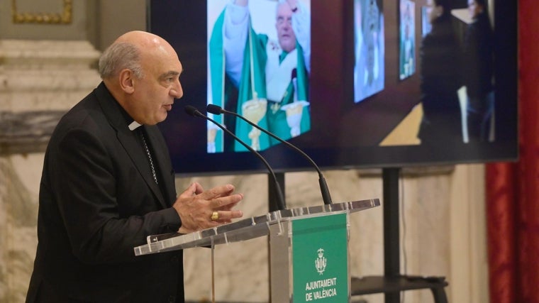 Imagen del arzobispo de Valencia, monseñor Enrique Benavent, durante su intervención