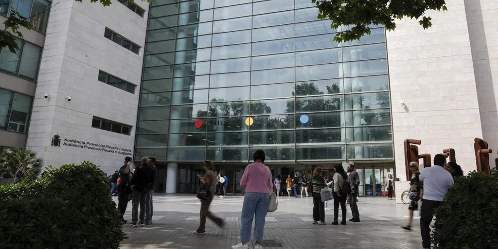 Avalan que la Universidad de Valencia remita exclusivamente en valenciano las comunicaciones internas al personal