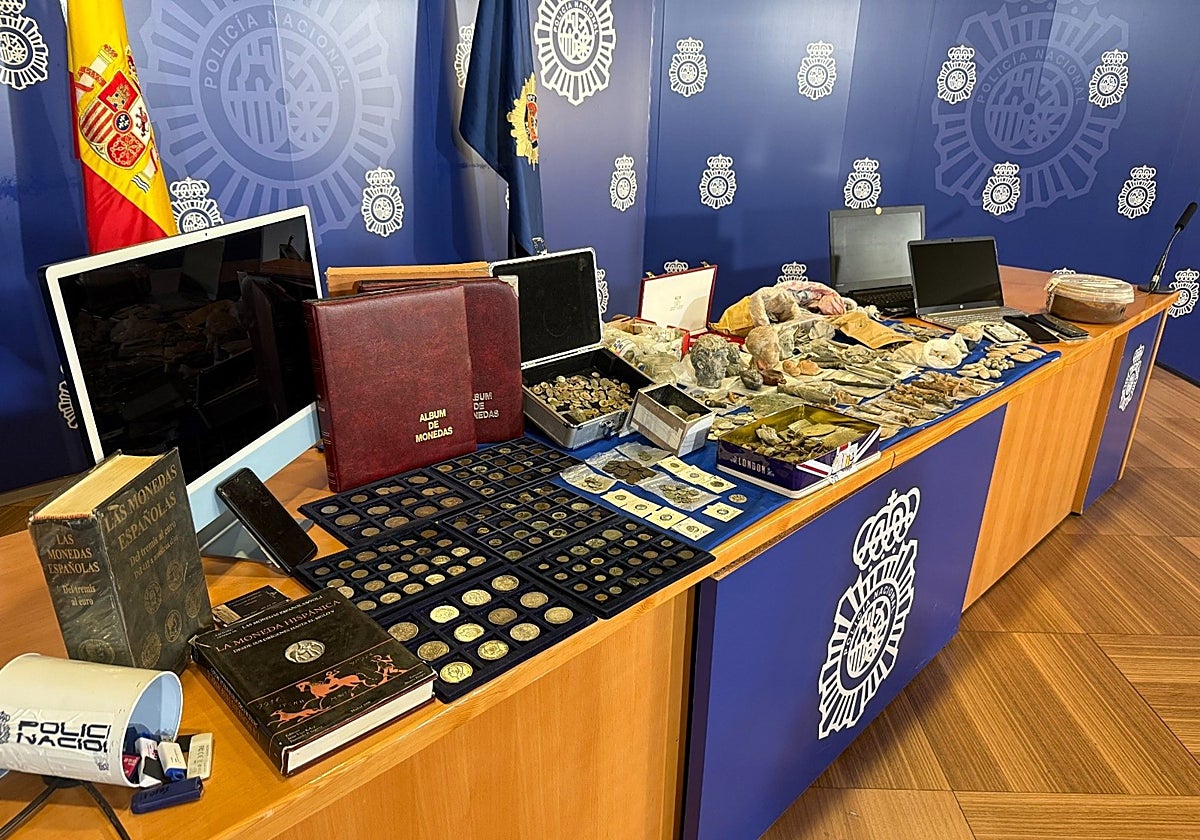 Cae una banda que vendía objetos arqueológicos expoliados valorados en medio millón de euros
