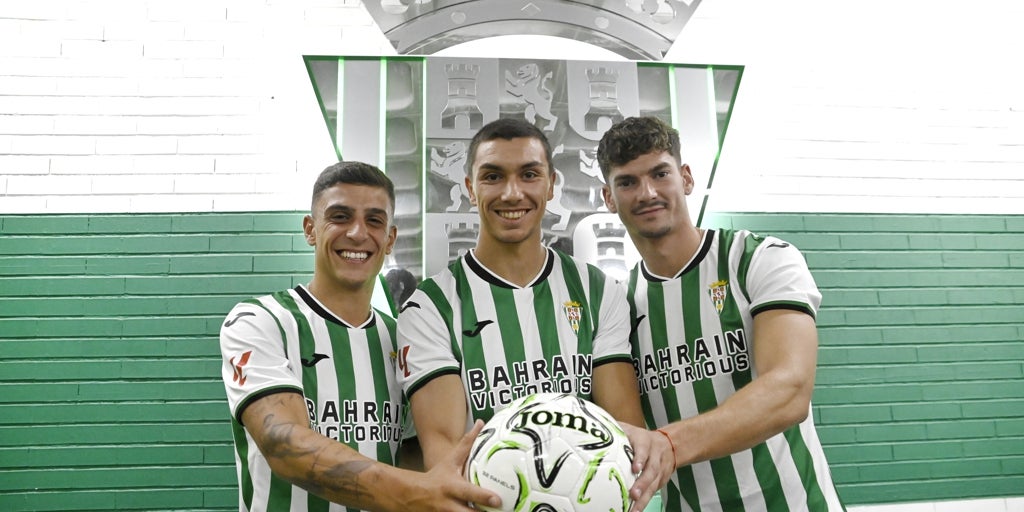 Adrián Fuentes, nuevo jugador del Córdoba CF: «Soy distinto en rendimiento y madurez, pero tengo la misma ilusión que cuando llegué»