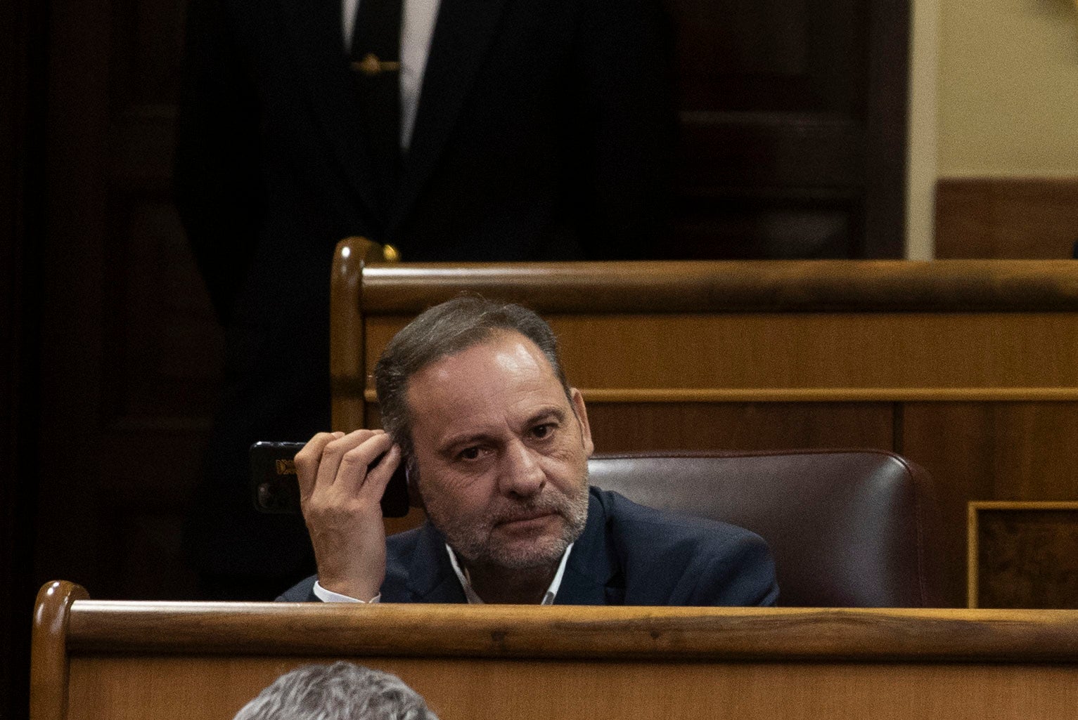 Ábalos reaparece en el Congreso para votar en el Pleno extraordinario e insiste en su inocencia