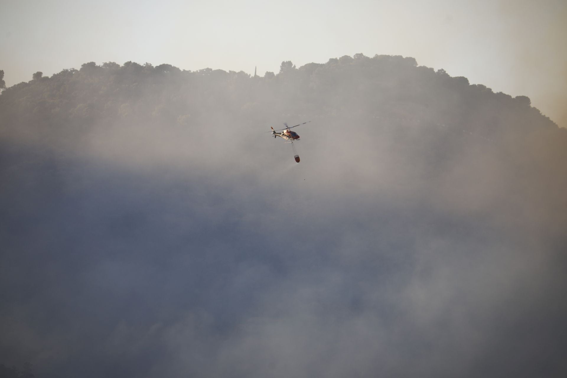 El incendio en la zona del Castillo de la Albaida en Córdoba, en imágenes