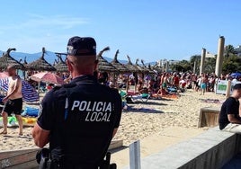 Una turista de 85 años, herida por la mordedura de un pez en la Playa de Palma