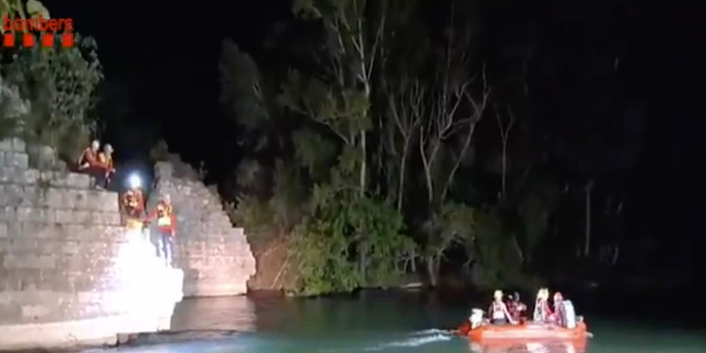 Los Bomberos buscan a dos desaparecidos tras bañarse en el pantano de Camarasa (Lérida)