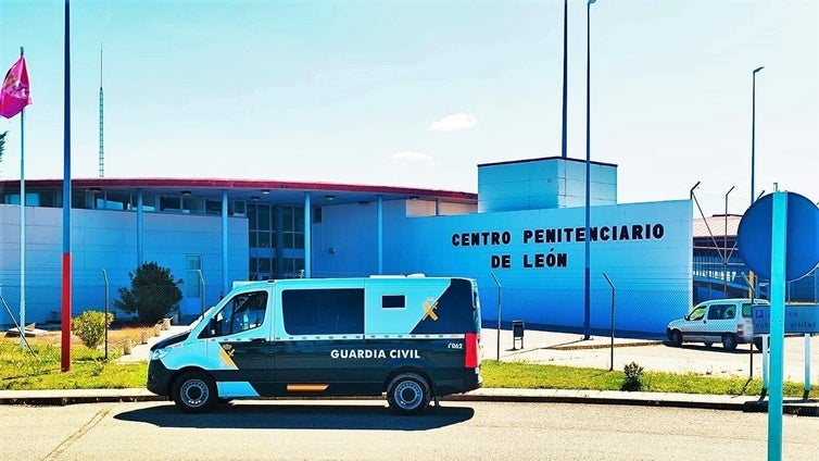 Alertan del «colapso» de la prisión de León por la llegada «masiva» de presos y la falta de personal