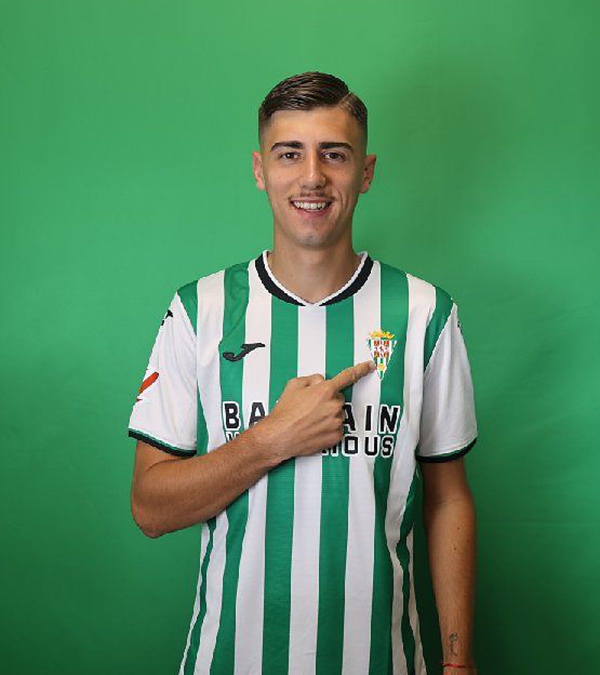 Dani Requena, con la camiseta del Córdoba