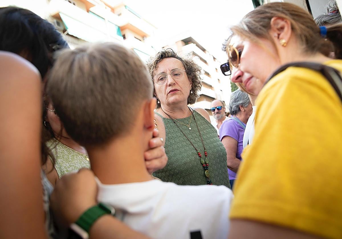 Juana Rivas a su llegada al punto de encuentro de Granada junto a sus hijos