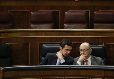Abengoa pagó cinco millones a la consultora fundada por Montoro y se «benefició» de reformas a las renovables
