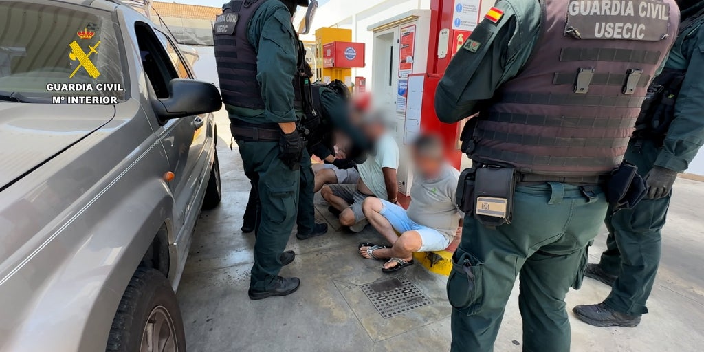 La Guardia Civil desarticula una narcogasolinera flotante que operaba en Cádiz con una embarcación de recreo