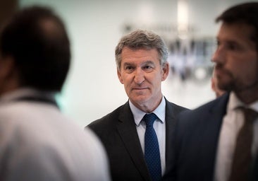 Feijóo abre la puerta a la expulsión de inmigrantes legales si cometen determinados delitos