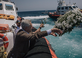 El Gobierno concede al Alto Comisionado de la ONU para los Refugiados la Cruz de la Orden de Isabel la Católica