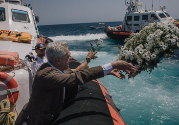 El Gobierno concede al Alto Comisionado de la ONU para los Refugiados la Cruz de la Orden de Isabel la Católica