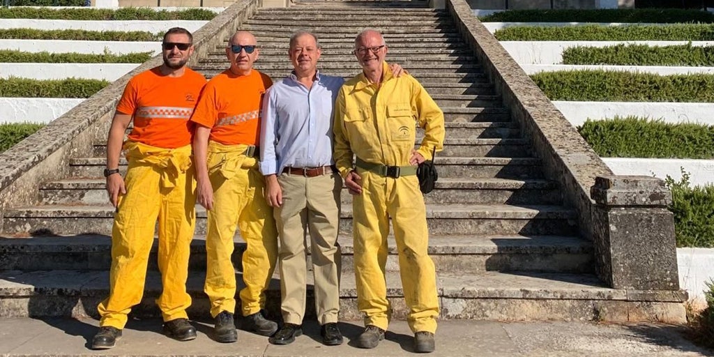 Los bomberos salvan del fuego las Ermitas y el Sagrado Corazón en el incendio de la Sierra de Córdoba