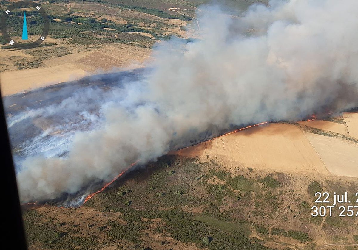 Imagen del incendio registrado en Ferreras (León)