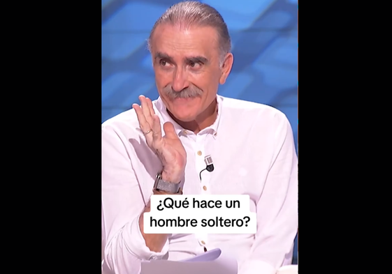 Juan y Medio a una de las invitadas del programa: «¿Qué hace un hombre soltero además de ser feliz?»