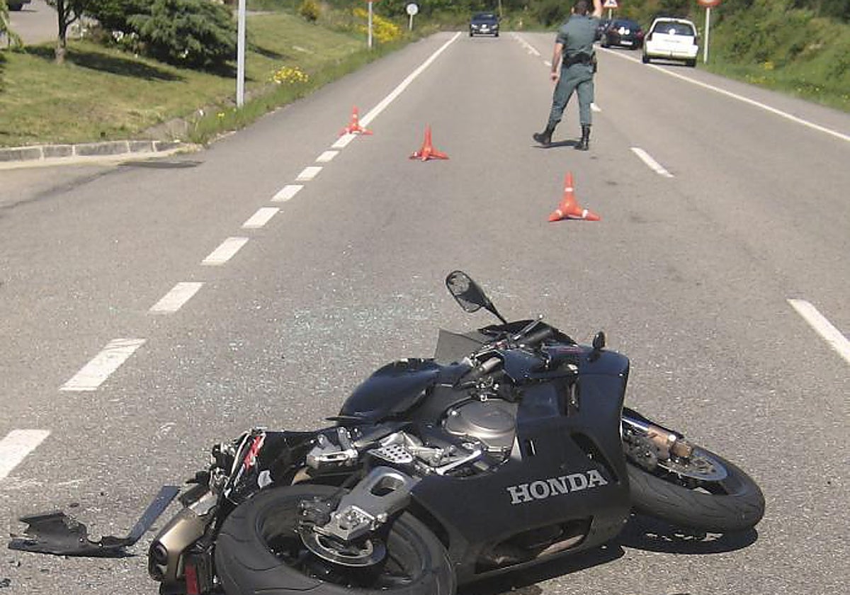 Imagen de archivo de un accidente con una motocicleta