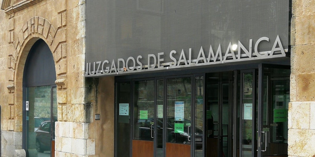 Condenada una madre a un año y seis meses por intentar dar hachís, cocaína y una tarjeta de teléfono a su hijo en la cárcel de Salamanca