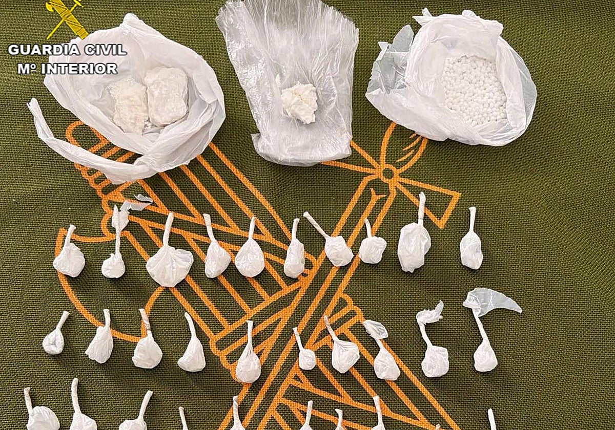 Un okupa huye tras ser sorprendido y acaba siendo detenido al dejar olvidada una mochila con cocaína