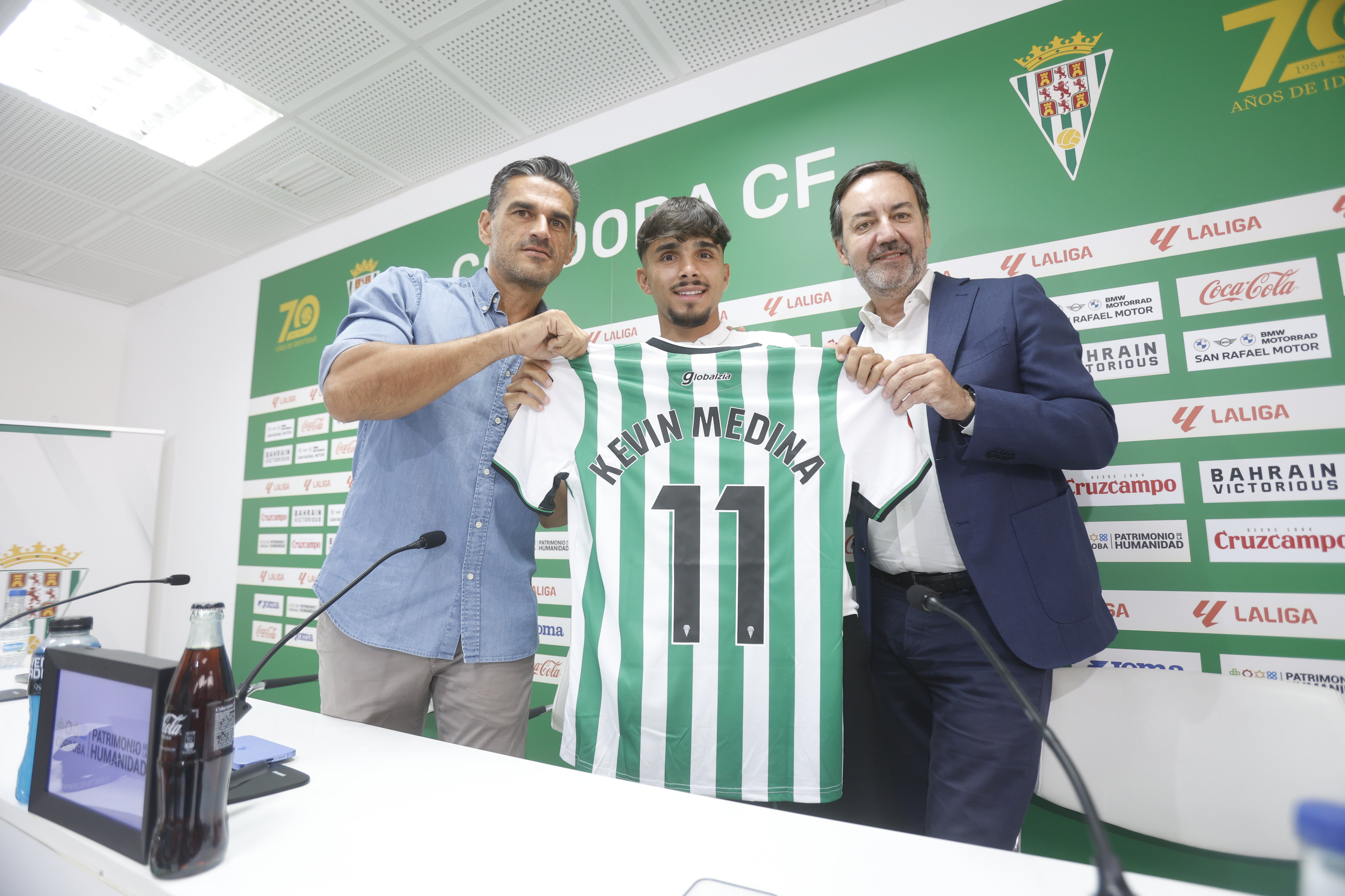 Las mejores imágenes de la presentación de Kevin Medina, Dani Requena y Diego Bri con el Córdoba CF
