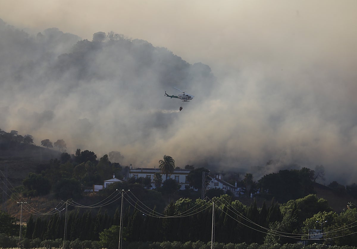 El incendio forestal en el Castillo de la Albaida