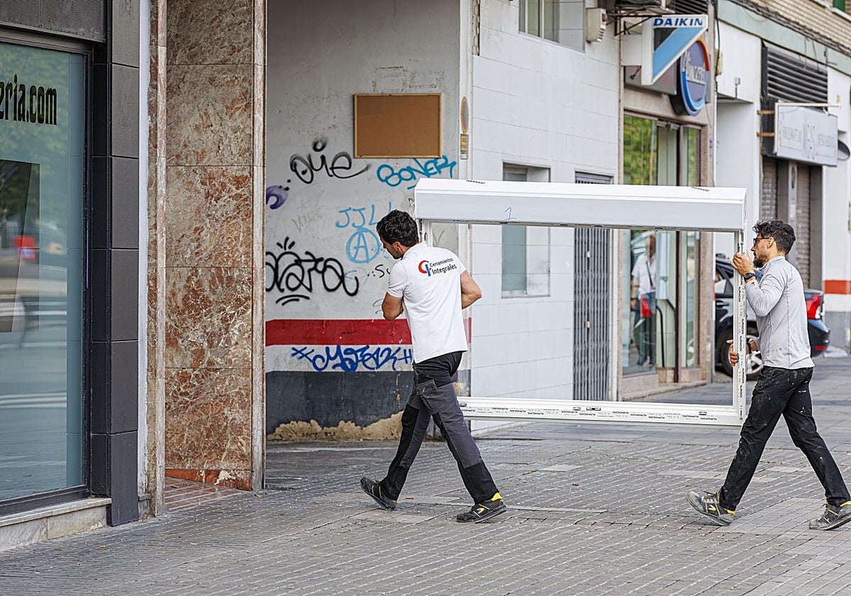 Azcón, sobre la bajada del paro en Aragón en 4.600 personas, la cuarta comunidad con mayor caída del desempleo: «Lo mejor está por venir»