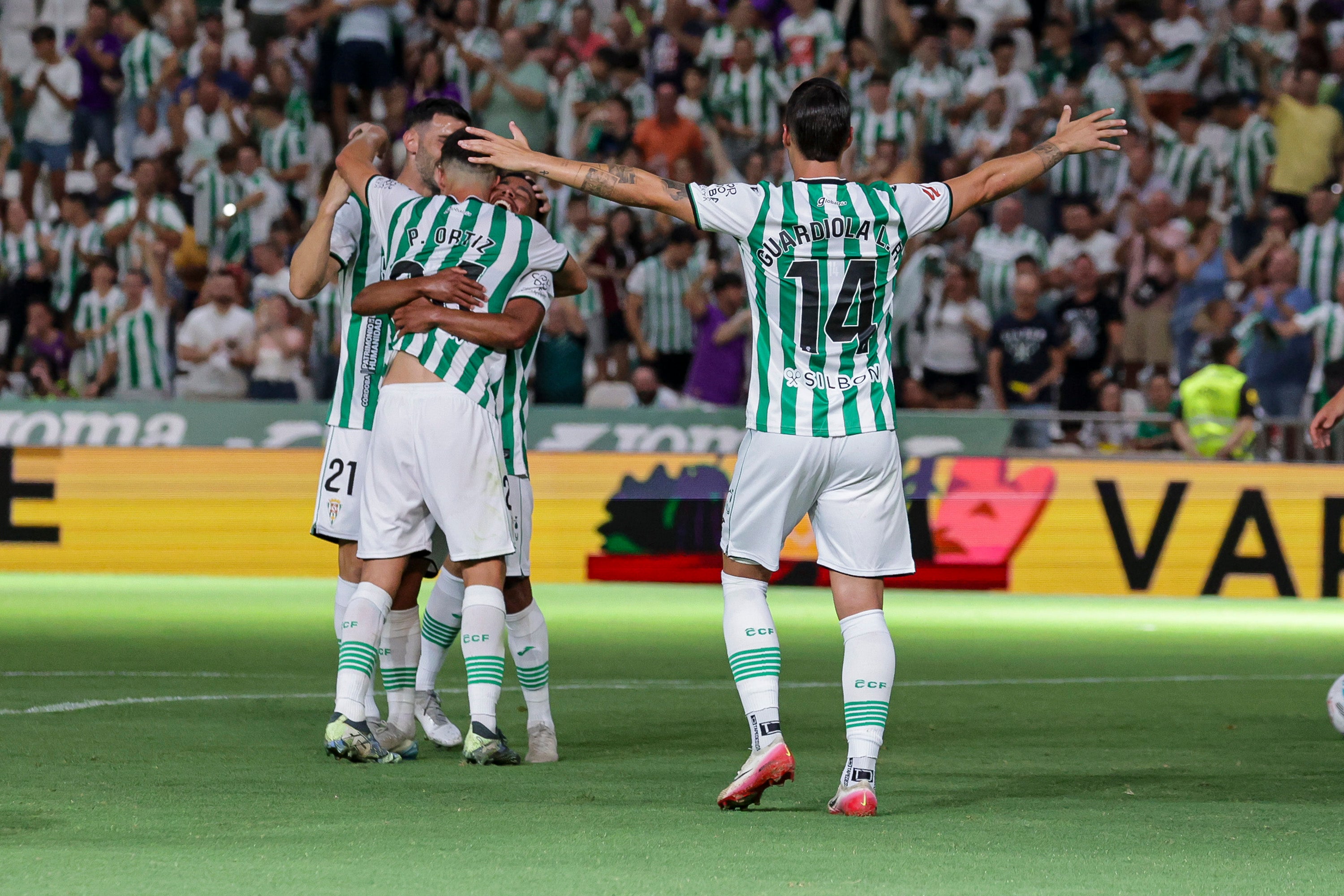 Las imágenes del ambientazo en el Arcángel en el Córdoba CF-Real Betis